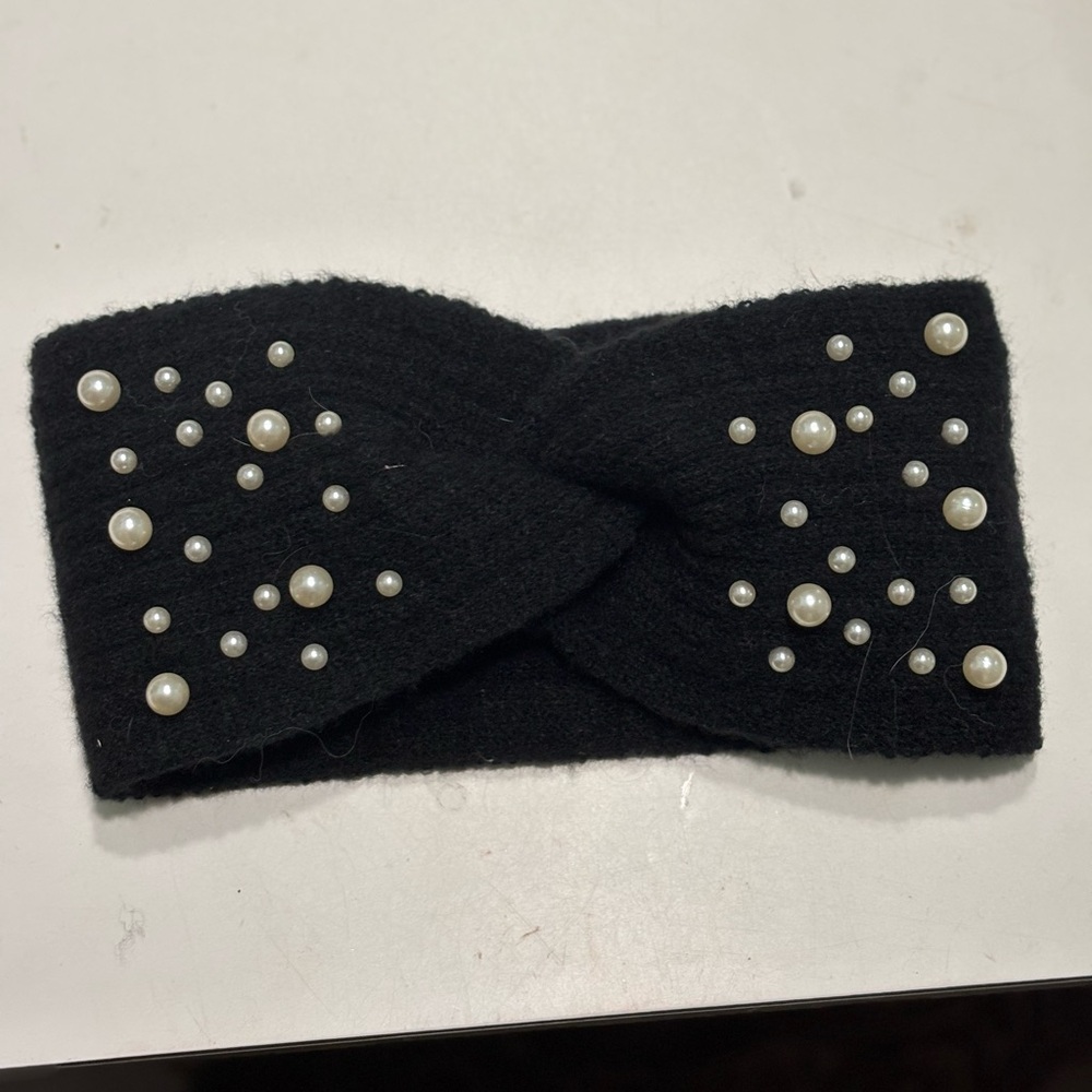 Black and White Studded Hair Wrap with Twisted Design